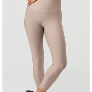 ALO airlift legging Size SMALL color Taupe